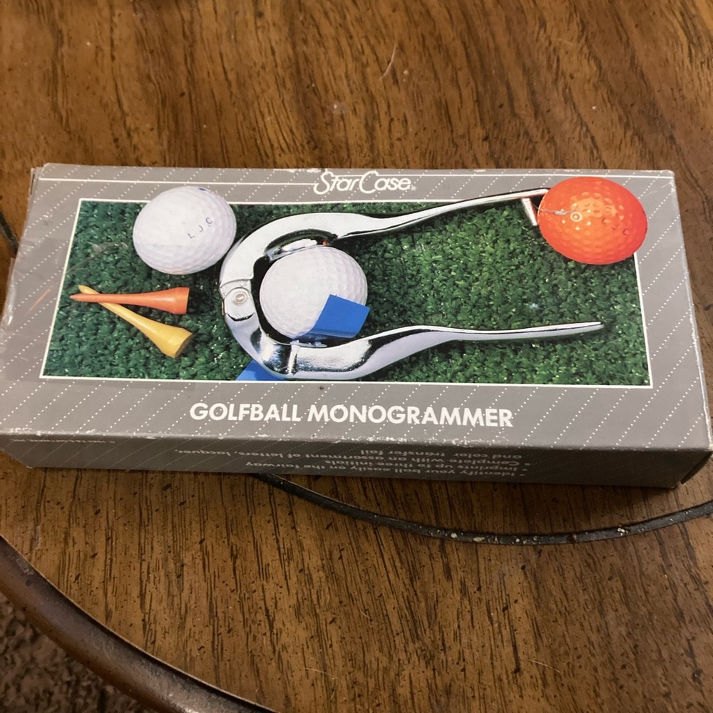 Golf ball monogrammer